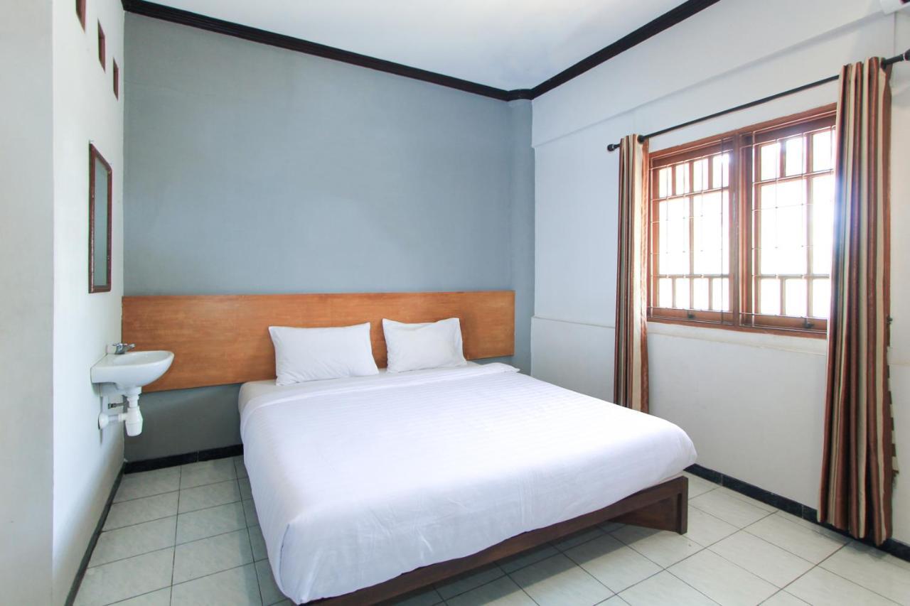 Santo Guest House Sorabaya Extérieur photo