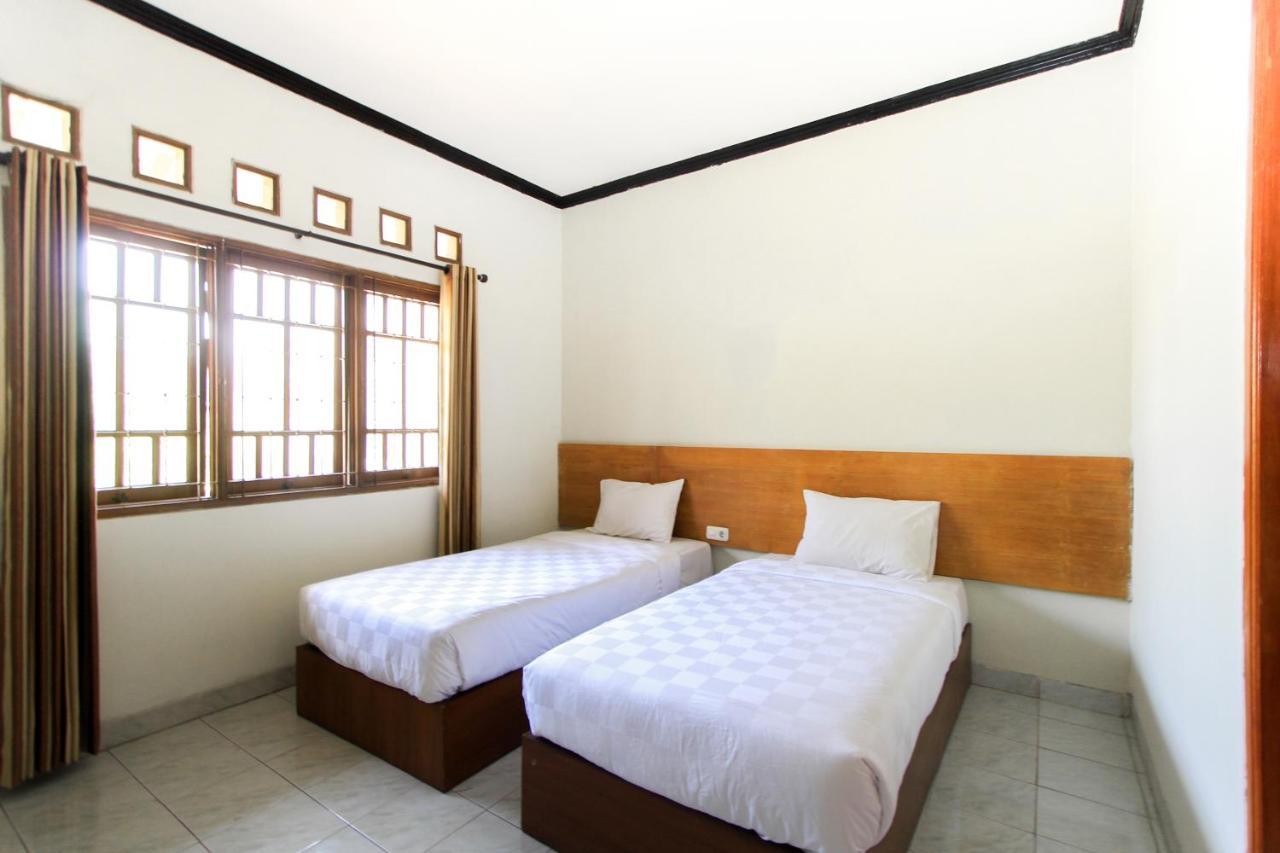 Santo Guest House Sorabaya Extérieur photo