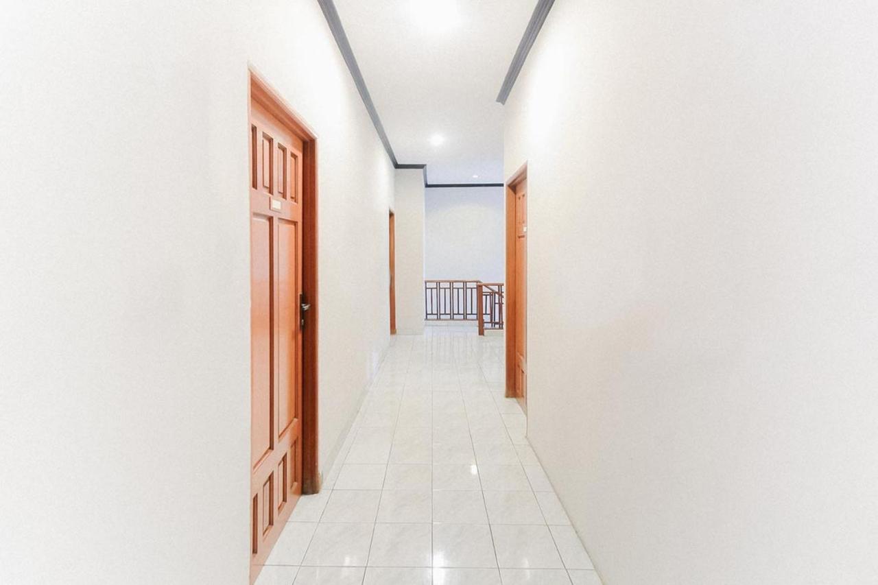 Santo Guest House Sorabaya Extérieur photo