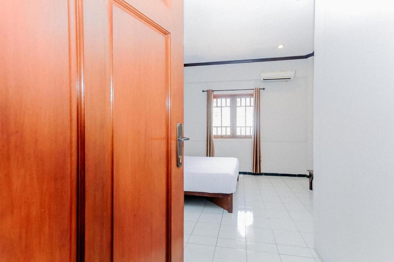 Santo Guest House Sorabaya Extérieur photo