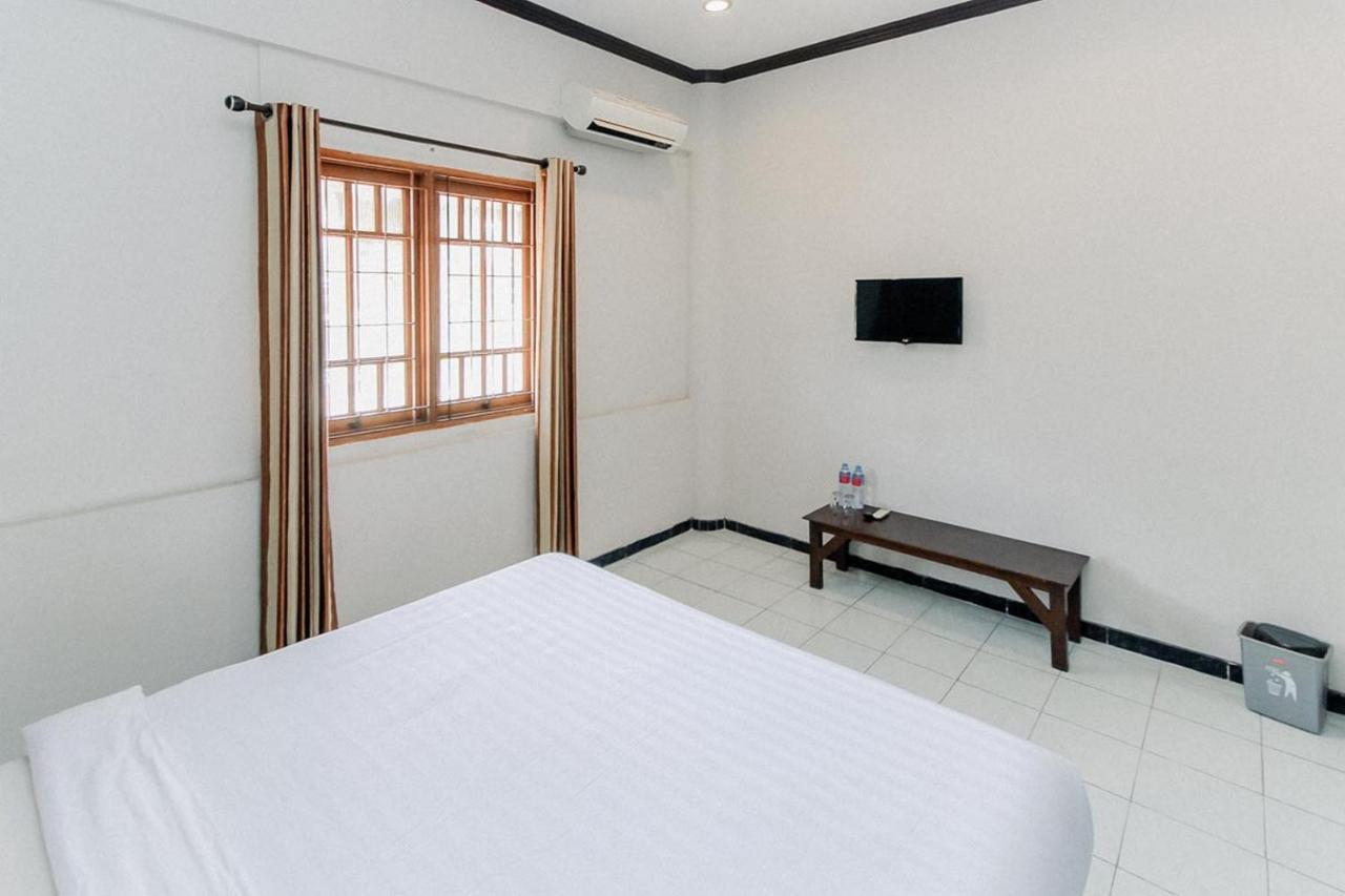 Santo Guest House Sorabaya Extérieur photo