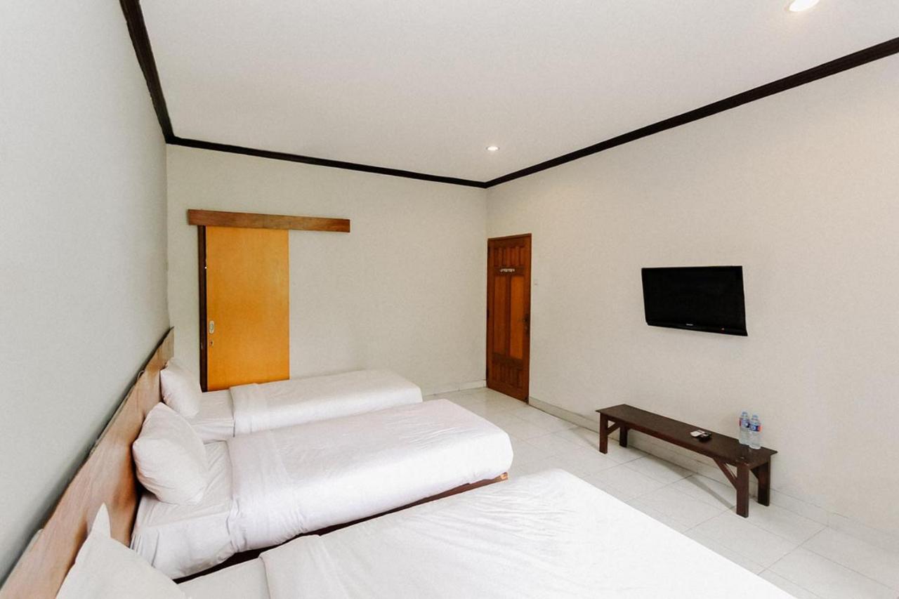Santo Guest House Sorabaya Extérieur photo