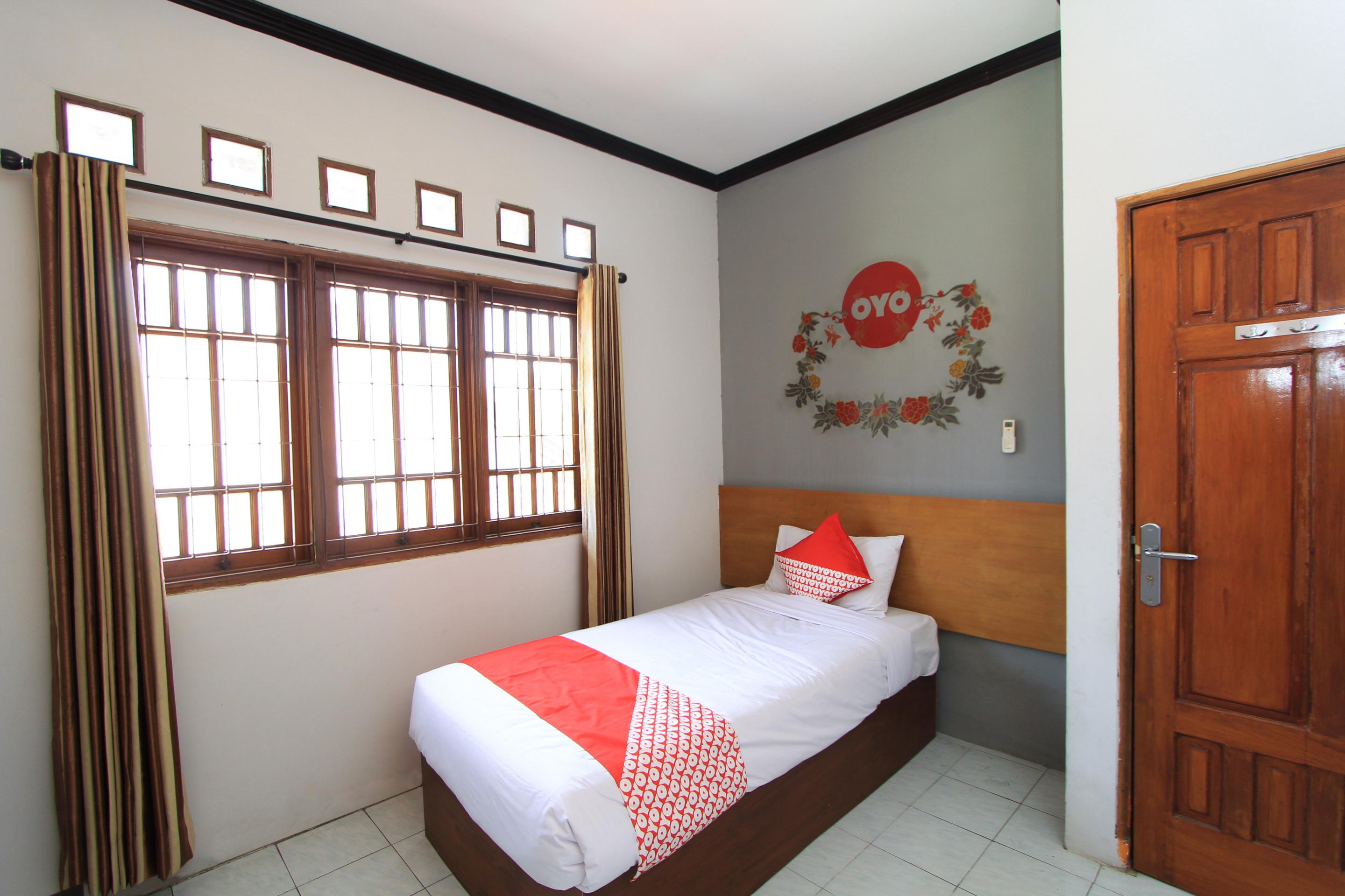 Santo Guest House Sorabaya Extérieur photo