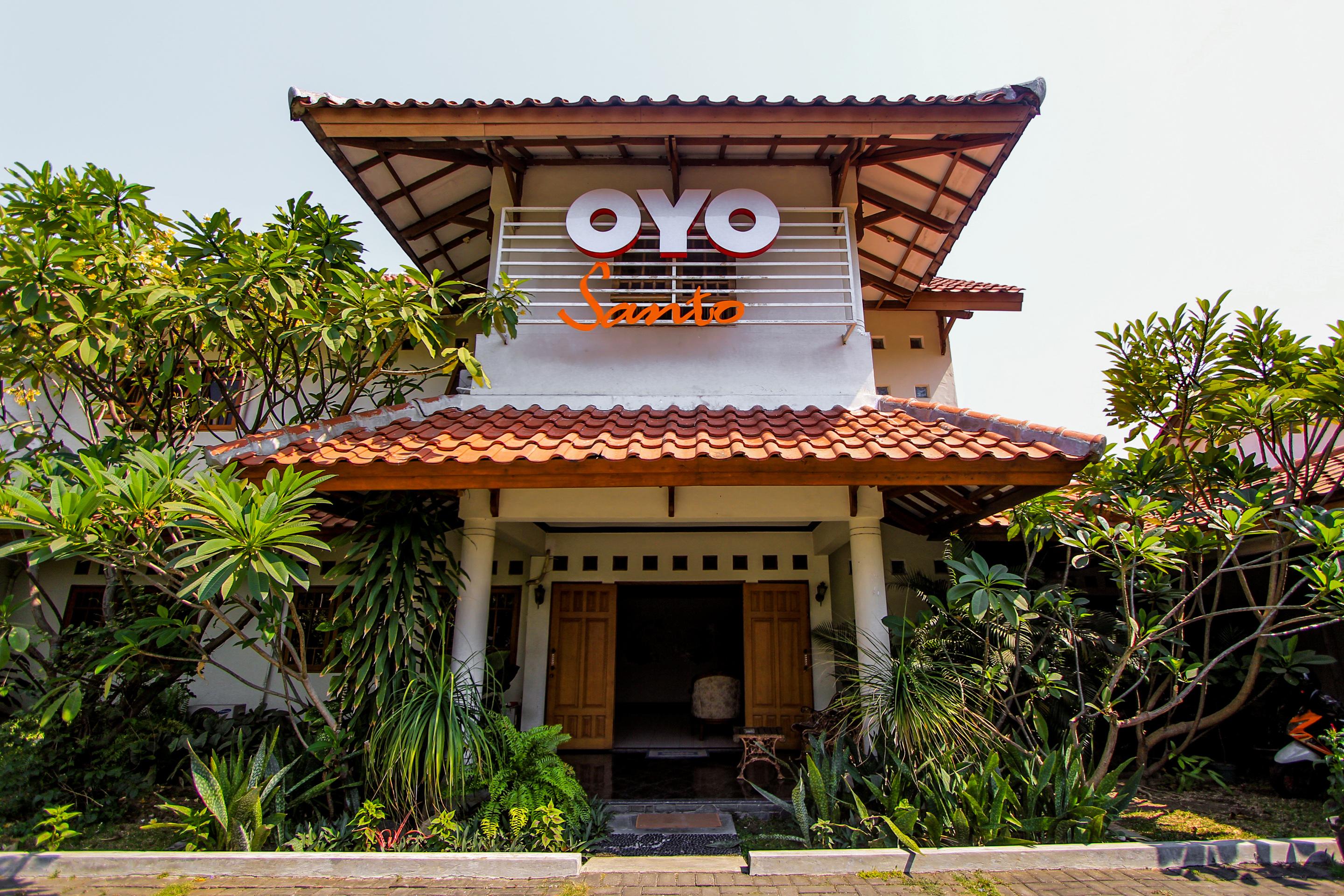 Santo Guest House Sorabaya Extérieur photo