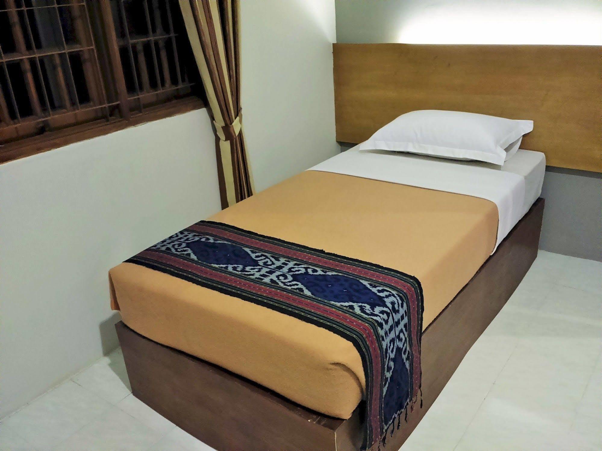 Santo Guest House Sorabaya Extérieur photo