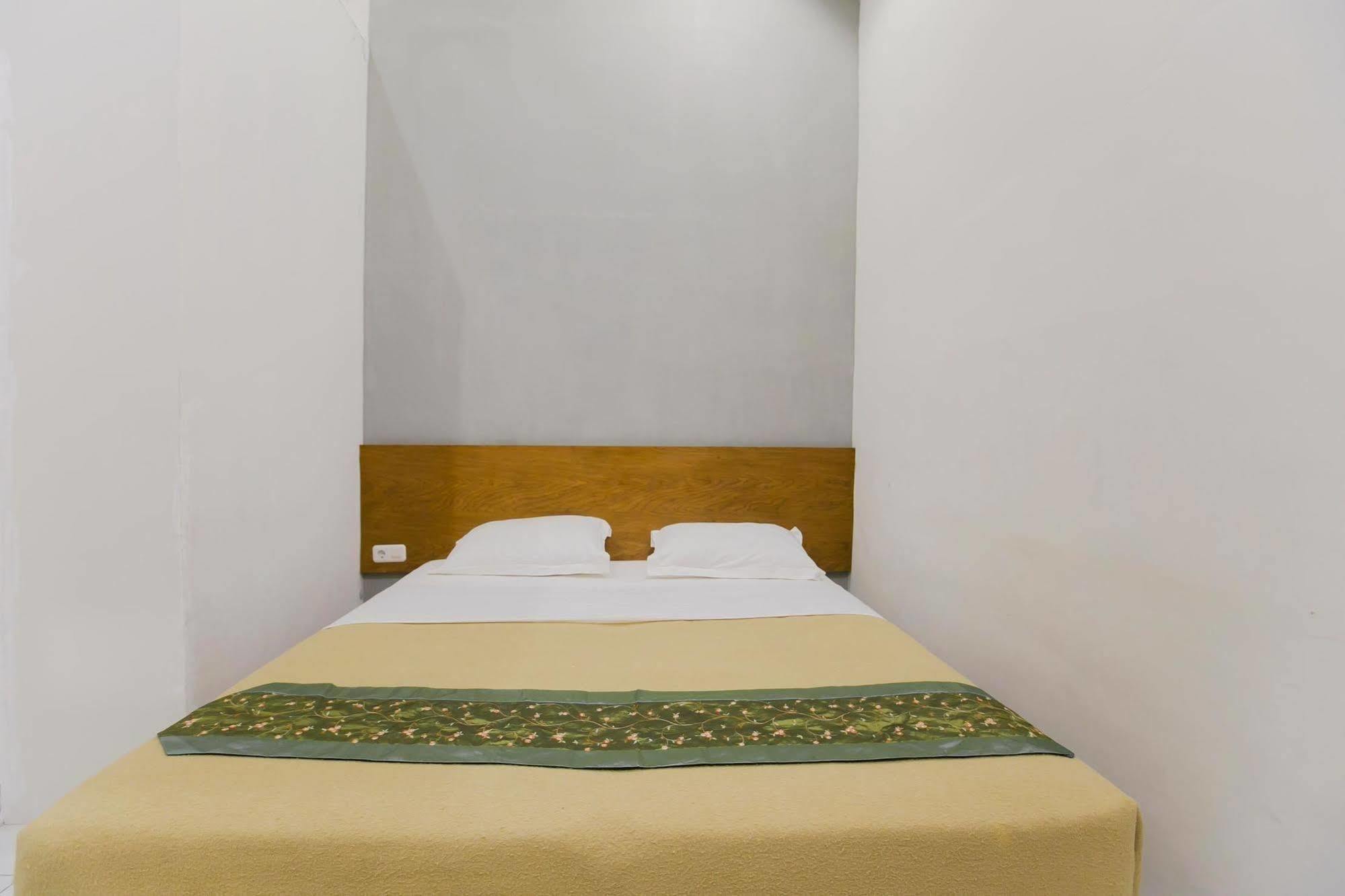 Santo Guest House Sorabaya Extérieur photo